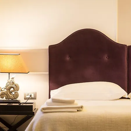 Hotel In Pinciana Deluxe *