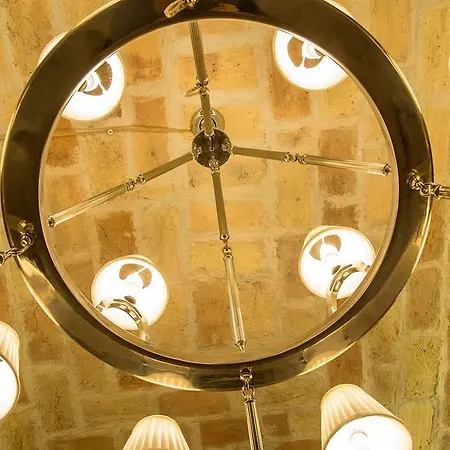 Hotel In Pinciana Deluxe